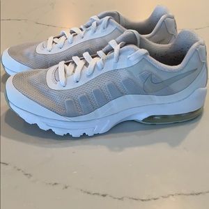 Womens white Nike Air Running shoes  size 9.5